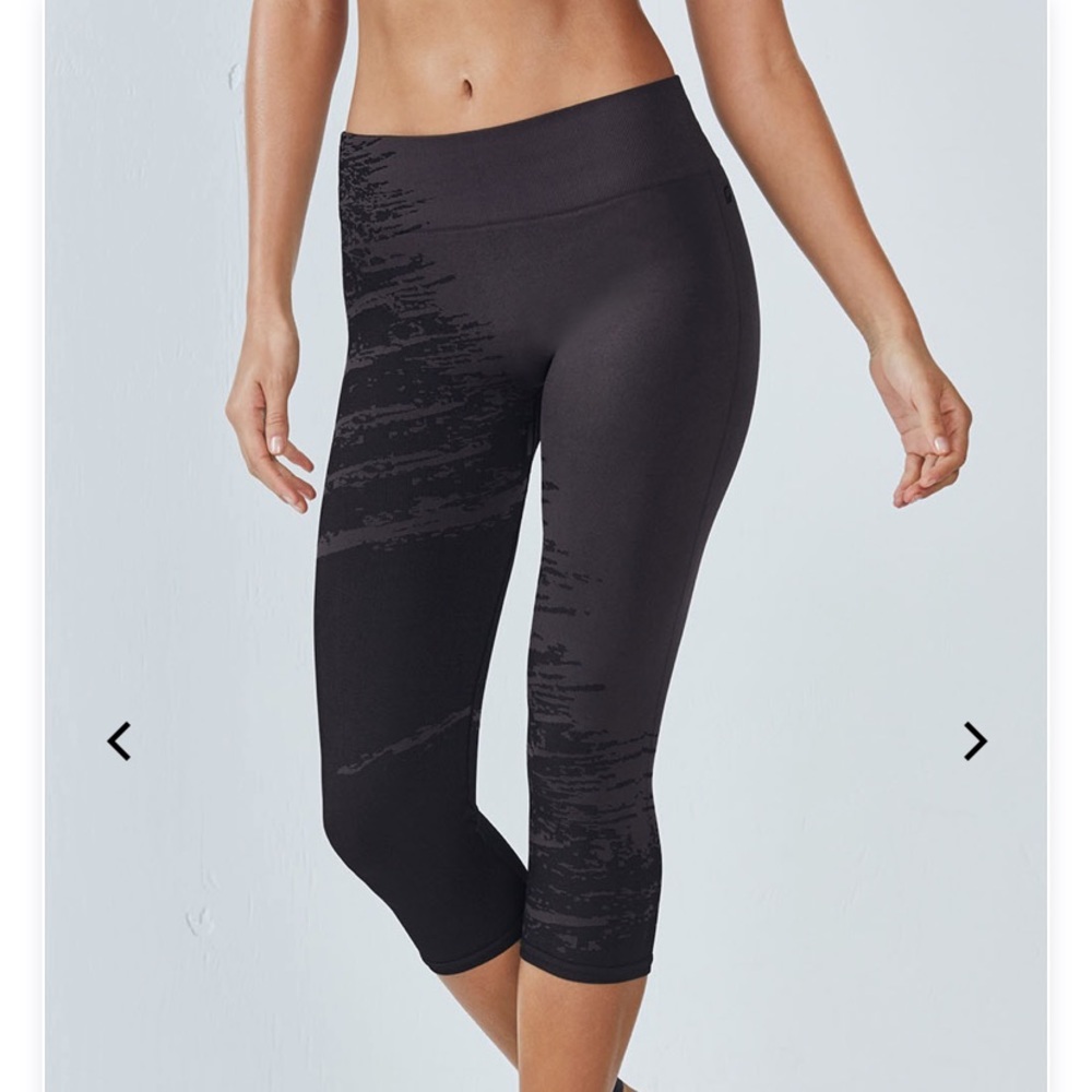 Fabletics Seamless Printed Capri. Size Small. EUC